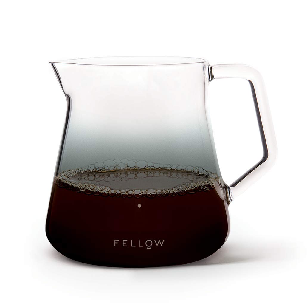 fellow-mighty-petite-carafe-de-service-en-verre-borosilicate-5-mm-gris-fum-500-m image 1