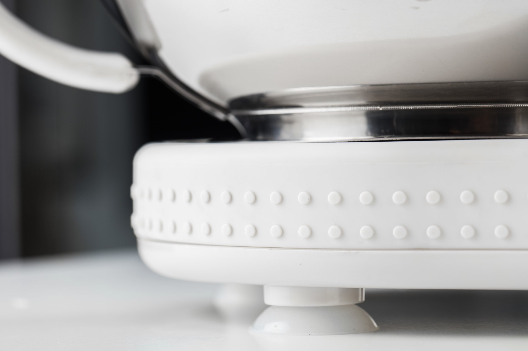 bodum-11381-913euro-3-bistro-robot-de-cuisine-lectrique-blanc-4-7-l-700-w-6-vite image 6